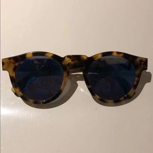 illestiva blue tinted sunglasses